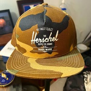 HERSCHEL SUPPLY COMPANY Baseball Cap in Woodland Camo NWOT